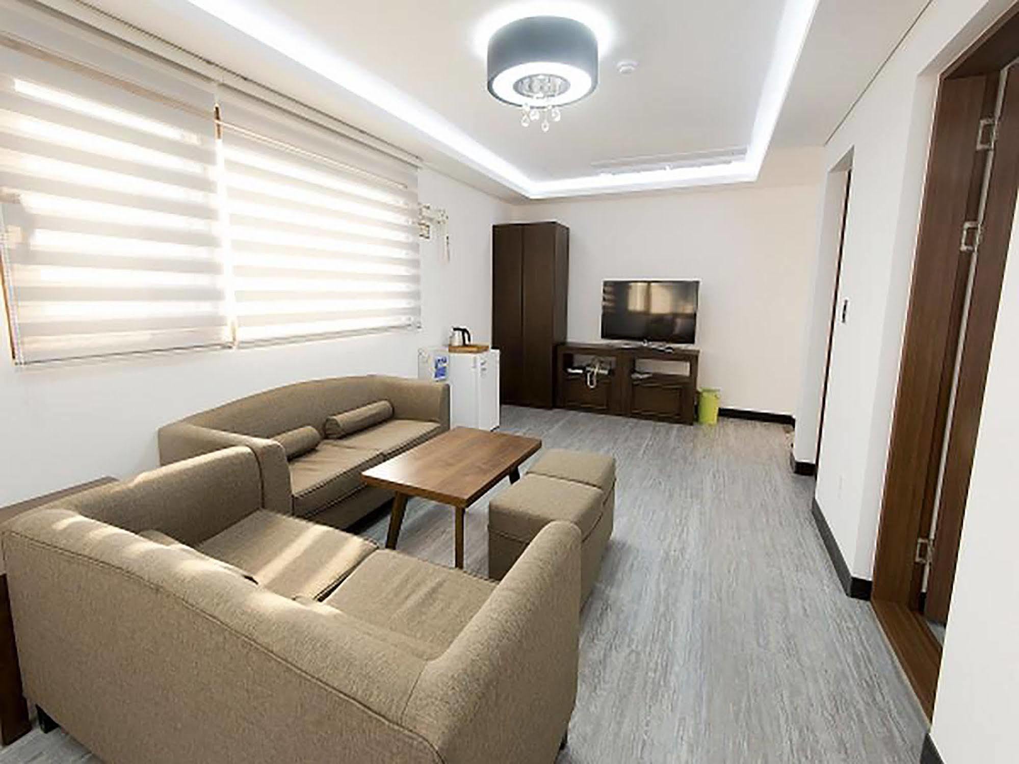 The Seri Resort Seogwipo Esterno foto