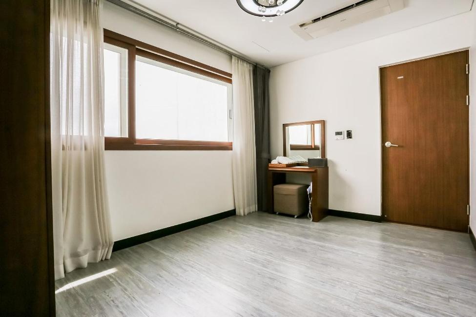 The Seri Resort Seogwipo Esterno foto